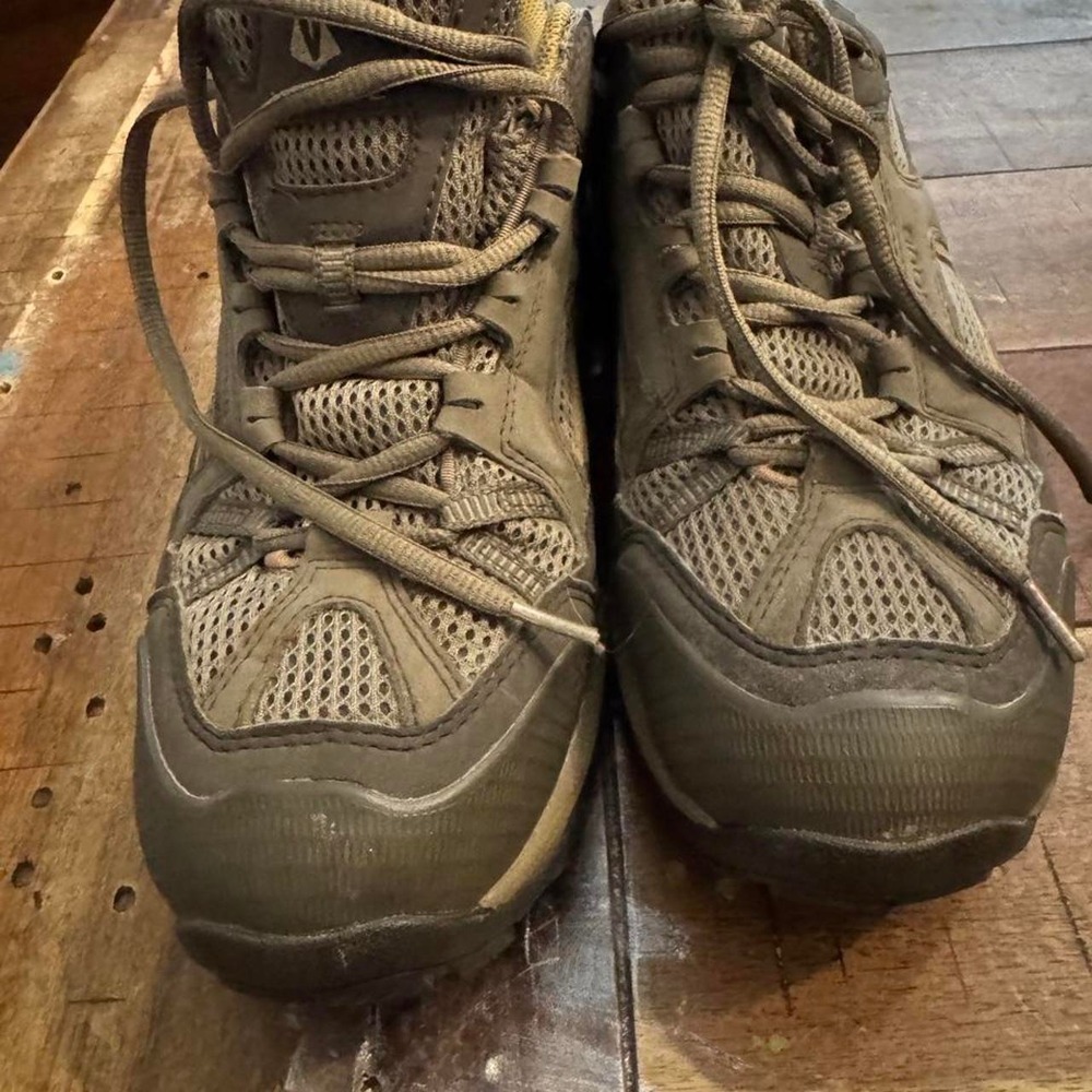 Vasque Gore-Tex Hiking Shoes Womens 9W Brown Grey Vibram Trail Sneakers